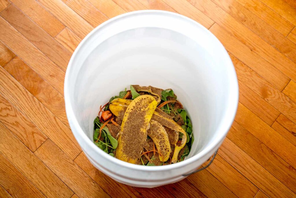 make a bokashi bucket